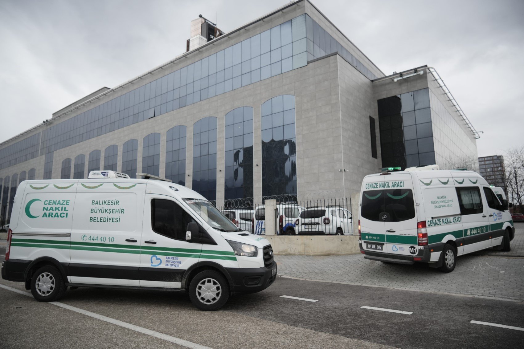 Balıkesir'deki mühimmat fabrikasında yaşanan patlamada 11 kişi hayatını kaybetti! Aileler olay yerine akın etti