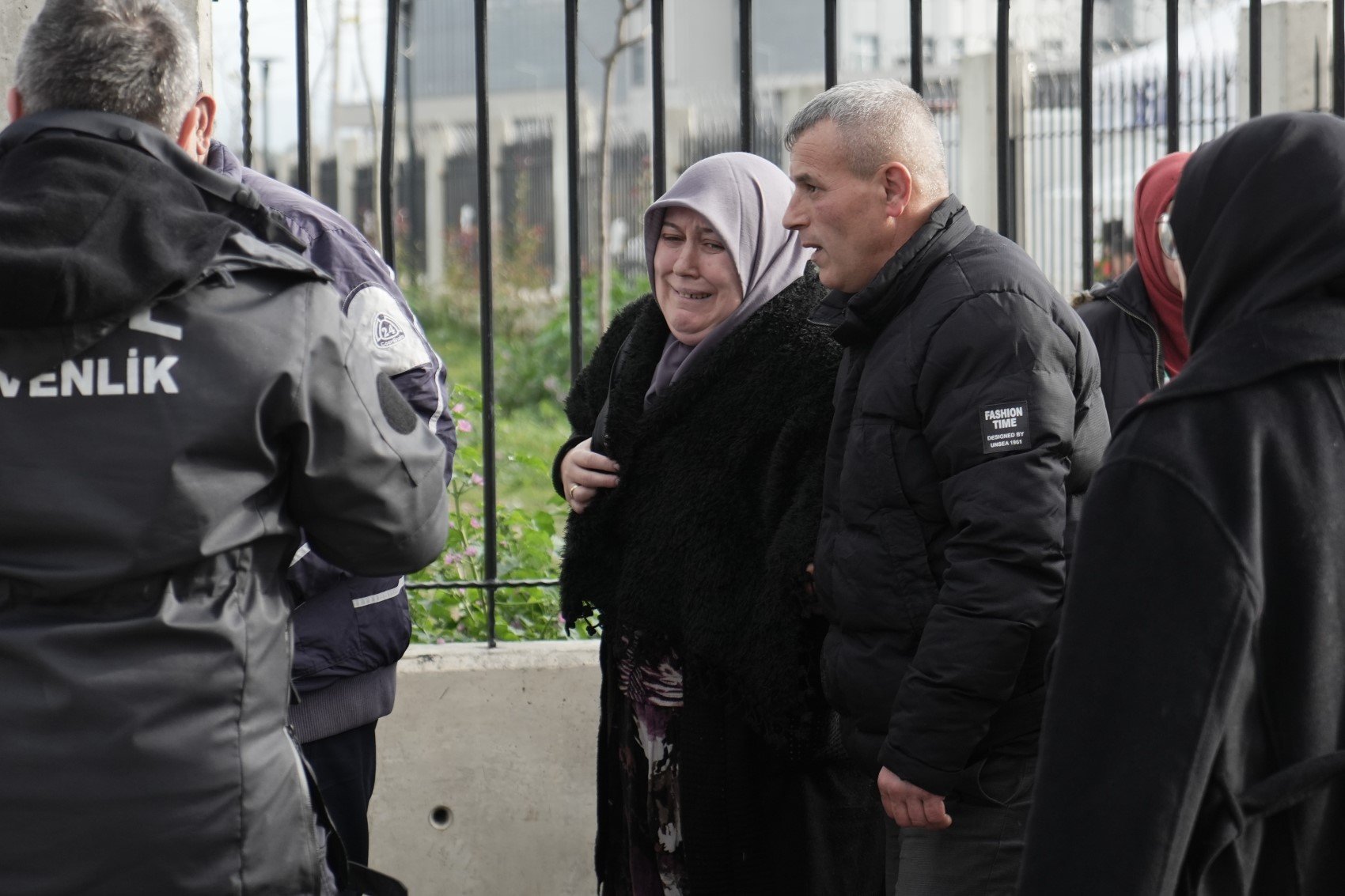 Balıkesir'deki mühimmat fabrikasında yaşanan patlamada 11 kişi hayatını kaybetti! Aileler olay yerine akın etti