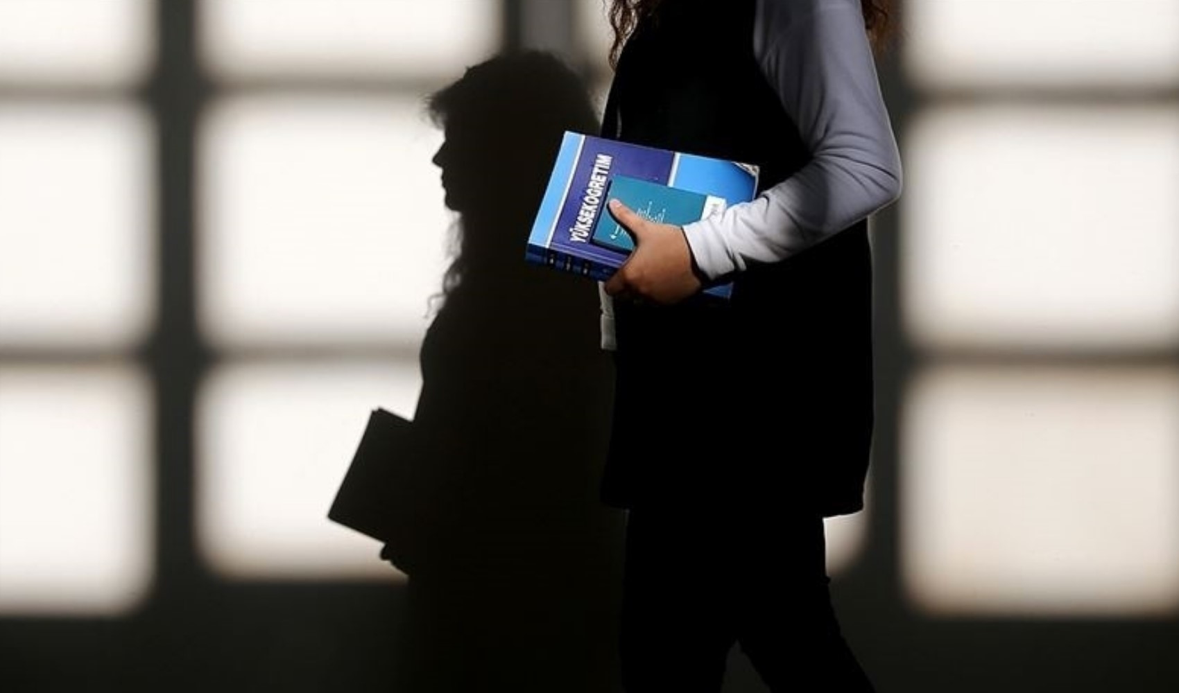 Resmi Gazete'de yayımlandı: Altı üniversiteye 105 akademisyen alınacak