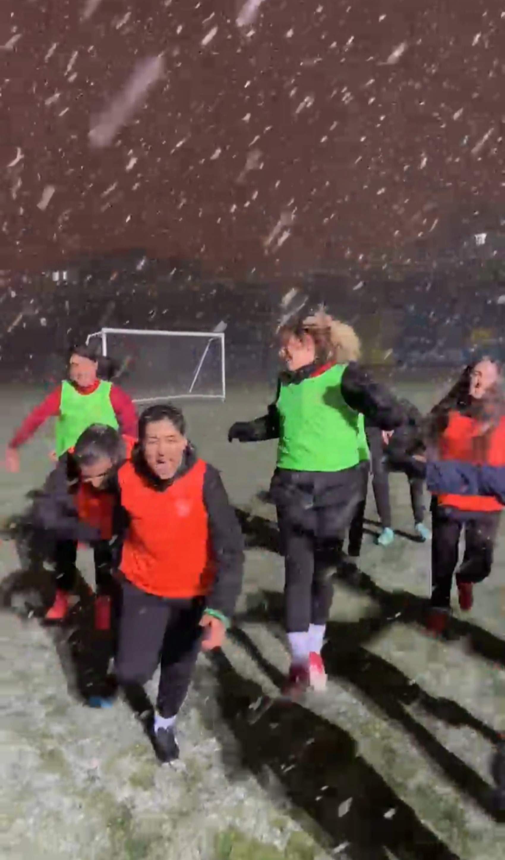 Ağrı Kadın Futbol Takımı antrenmanlarını sürdürüyor