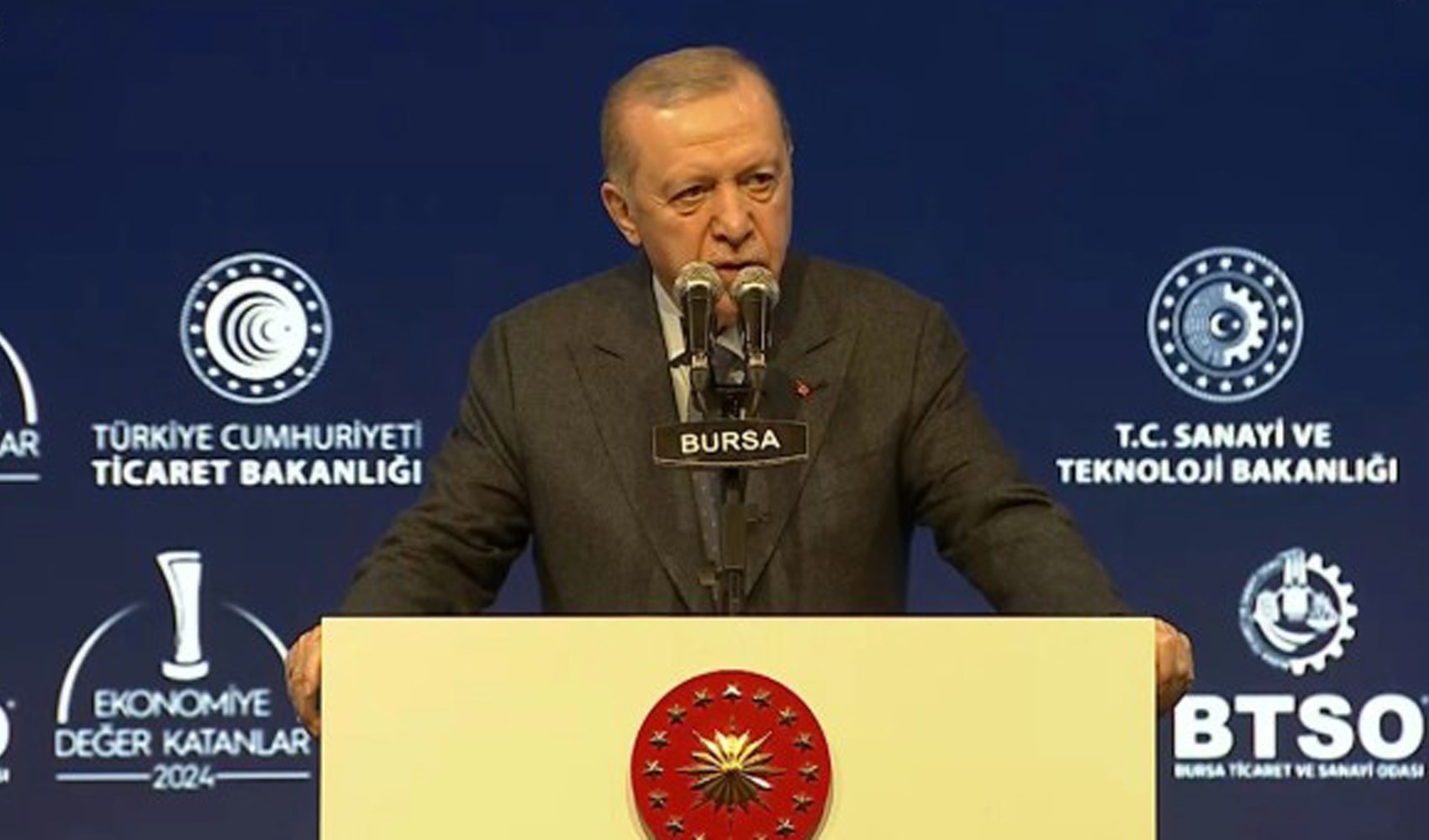 Il Presidente Erdoğan: I nostri datori di lavoro che lo desiderano possono pagare di più! 'Il salario minimo è una retribuzione base'