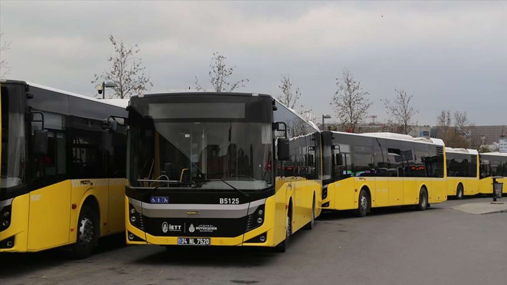 İstanbul'da toplu taşıma krizi: Otobüsler bugün çalışacak mı? Toplu taşıma seferleri devam ediyor mu?