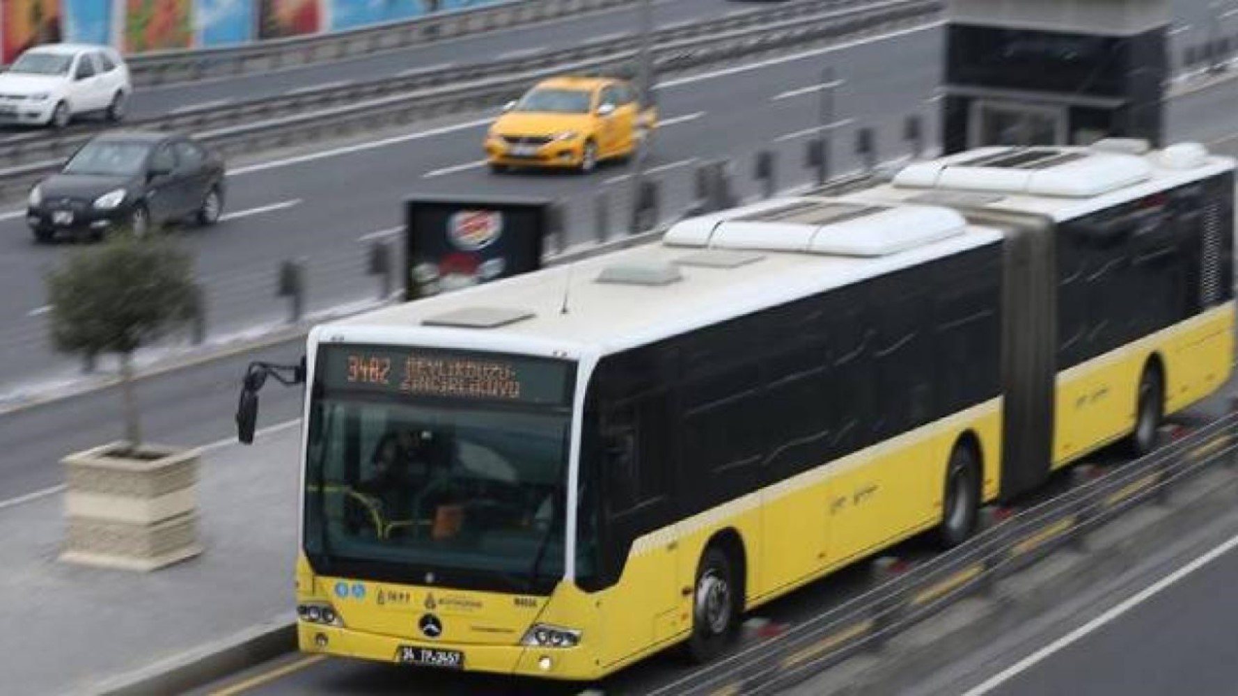 İstanbul'da toplu taşıma krizi: Otobüsler bugün çalışacak mı? Toplu taşıma seferleri devam ediyor mu?