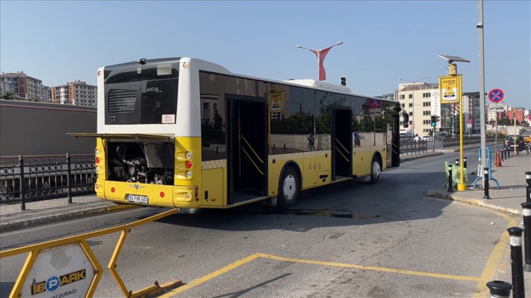 İstanbul'da toplu taşıma krizi: Otobüsler bugün çalışacak mı? Toplu taşıma seferleri devam ediyor mu?