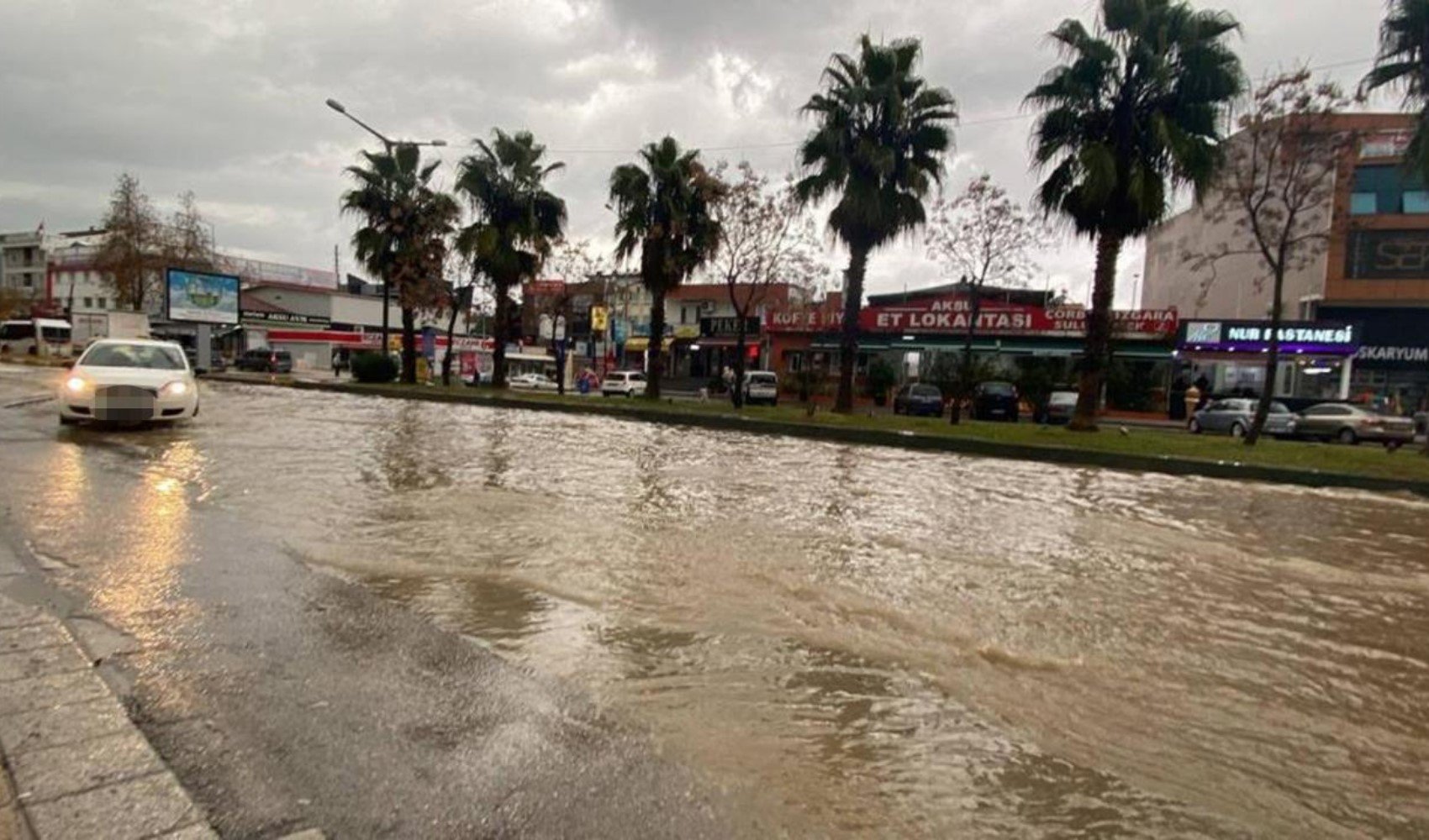 3 Kasım Antalya'da okullar tatil mi? Antalya Valiliği tatil açıklaması yaptı mı? Antalya'da hava nasıl?