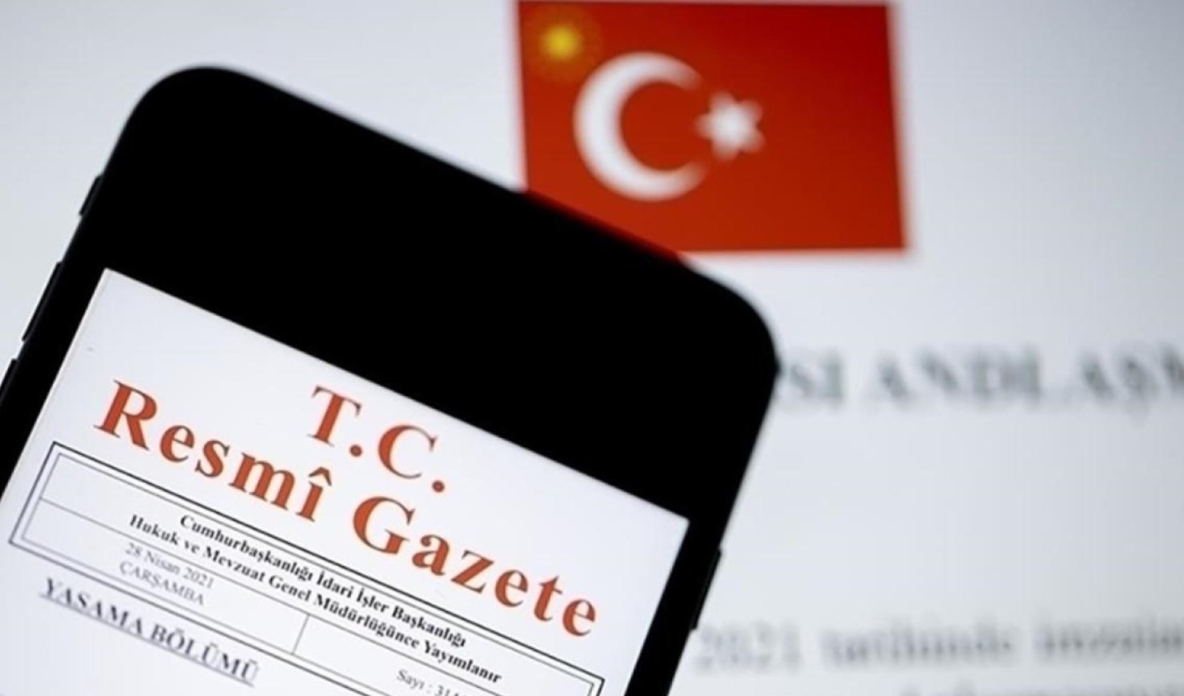 AYM, İmar Kanunu'ndaki 'malikin sorumluluğundadır' düzenlemesini iptal etti