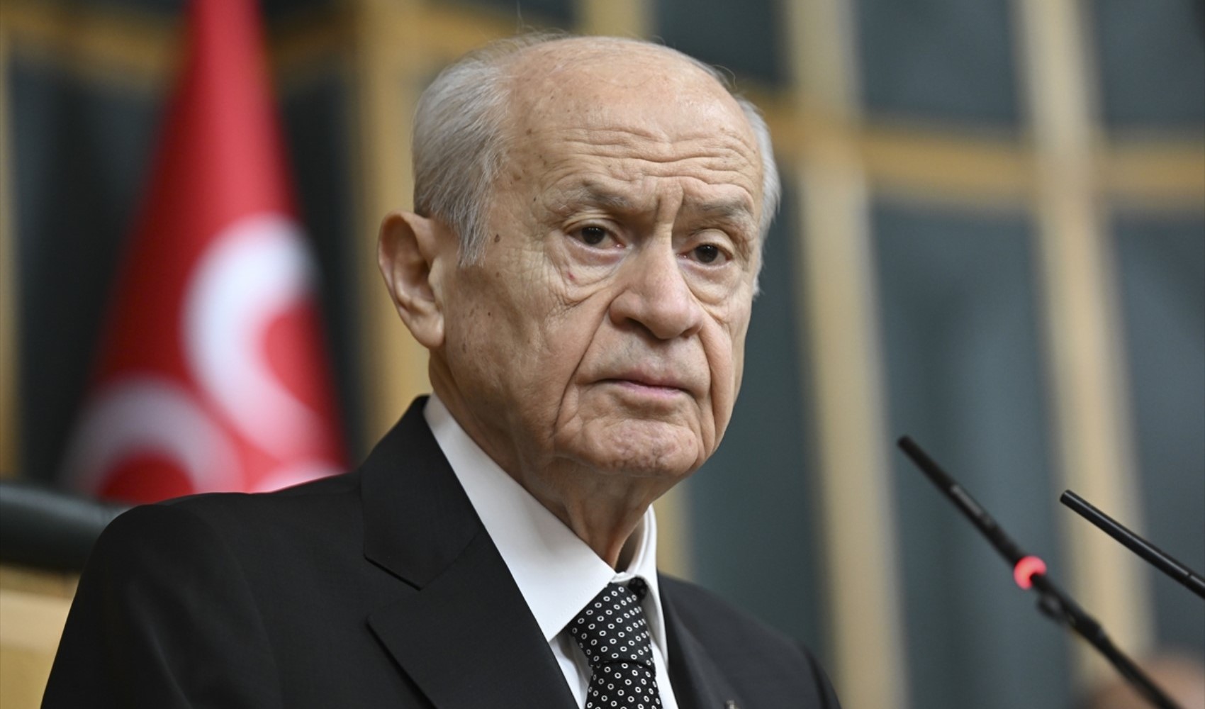 Bahçeli'nin yüzüğü ve rozetindeki ayet dikkat çekti