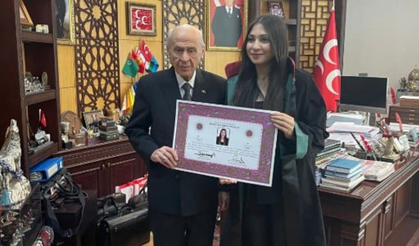 Bahçeli, avukat olarak akrabasını seçti