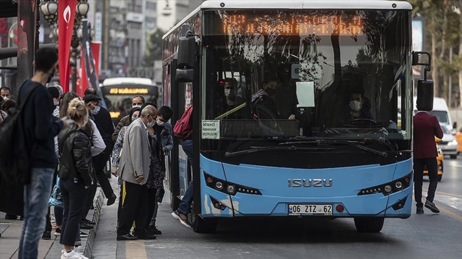 Ankara'da yılbaşı gecesi toplu taşıma saat kaça kadar hizmet verecek?