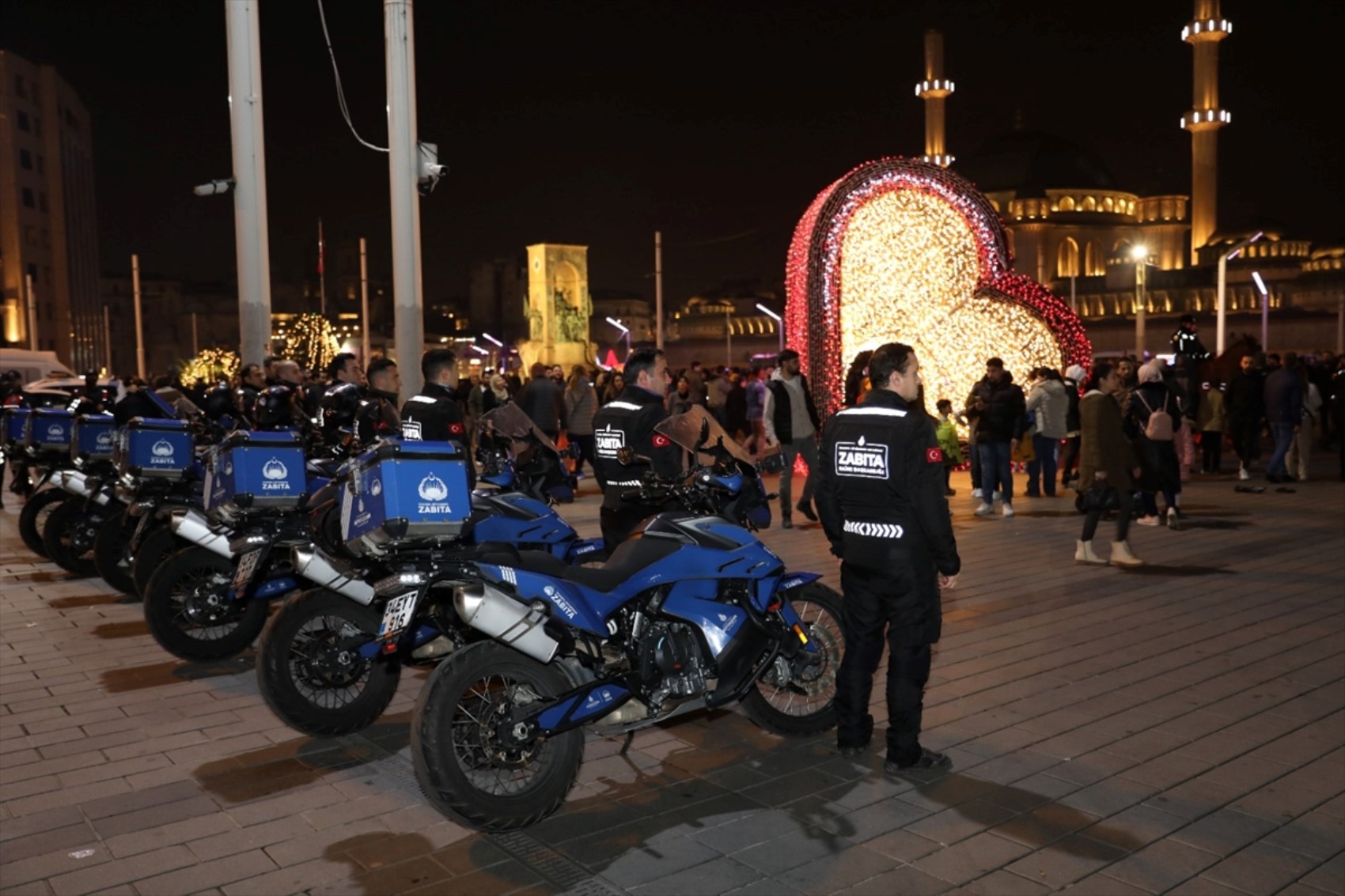 İstanbul'da yılbaşı için güvenlik tedbirleri artırıldı: Hangi bölgelerde araç girişi yasak?