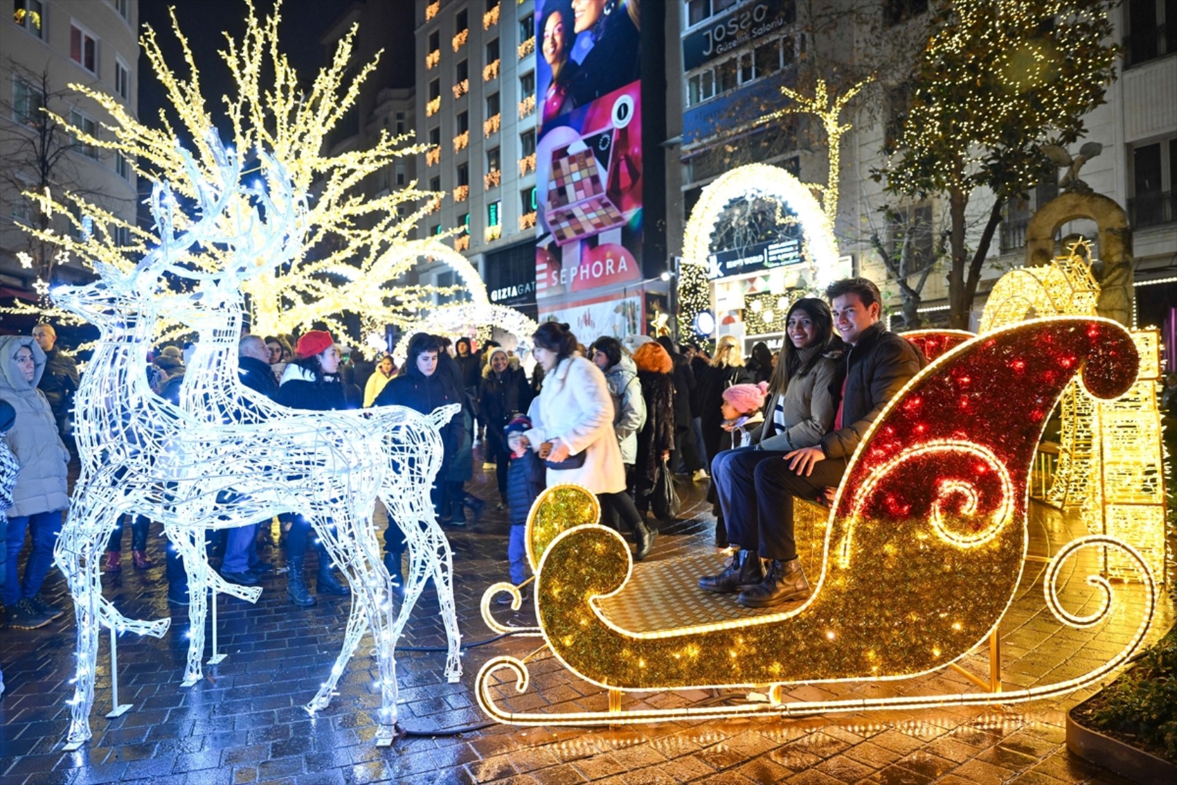 İstanbul'da yılbaşı için güvenlik tedbirleri artırıldı: Hangi bölgelerde araç girişi yasak?