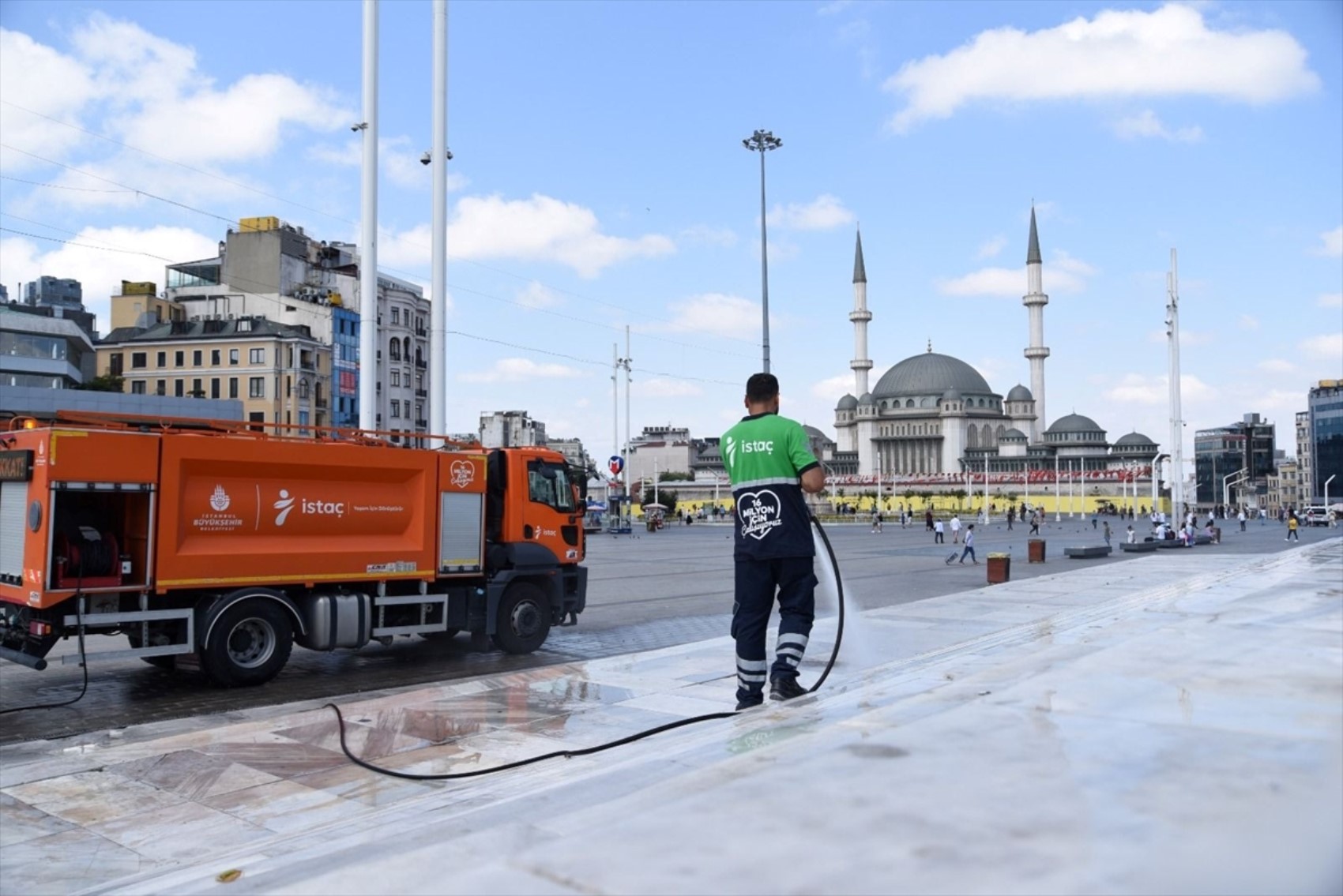 İstanbul'da yılbaşı için güvenlik tedbirleri artırıldı: Hangi bölgelerde araç girişi yasak?