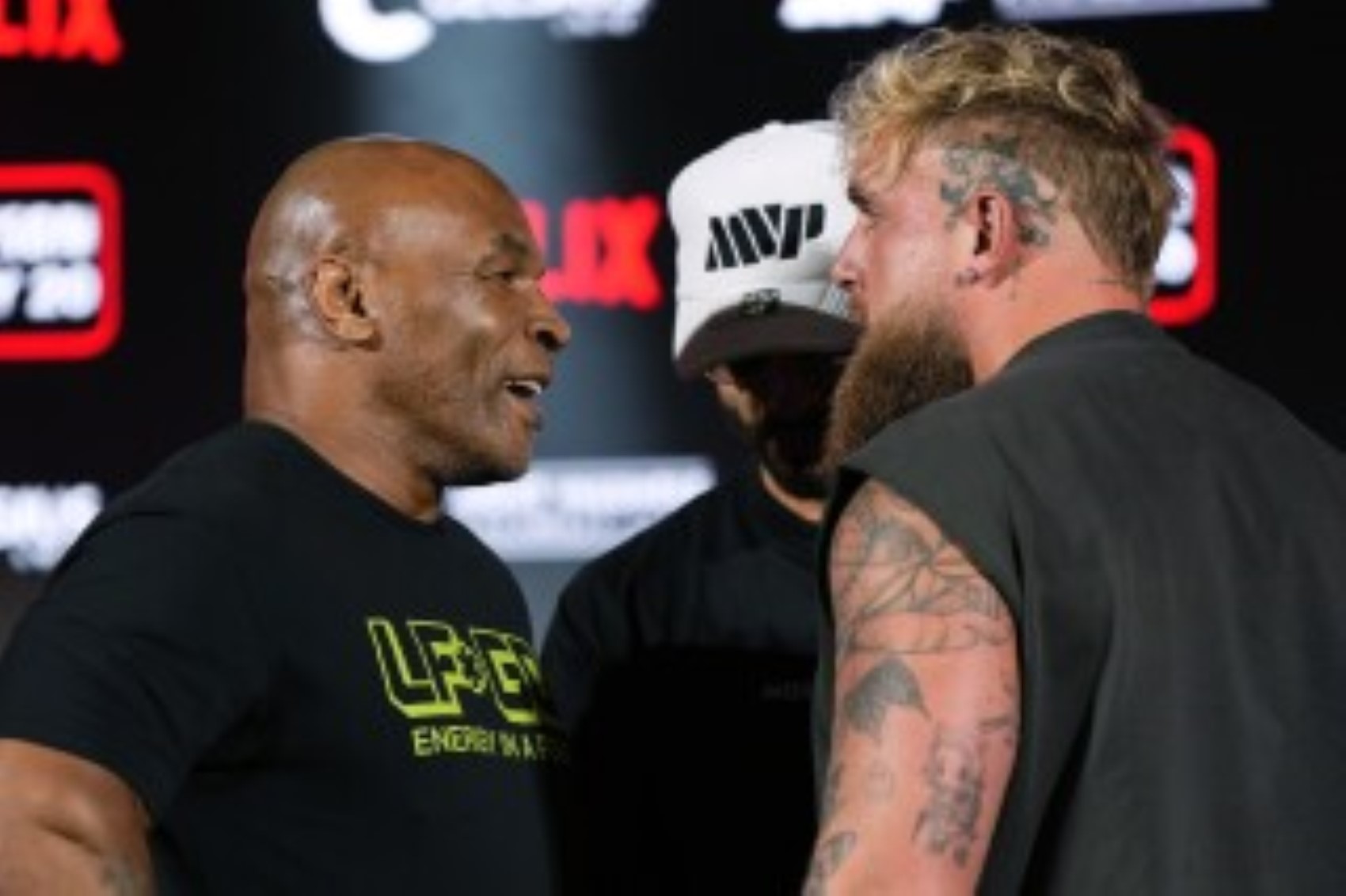 Tüm dünya bu iddiayı konuşuyor... Mike Tyson ve Jake Paul yeniden mi maç yapacak? Çılgın teklif ortaya çıktı