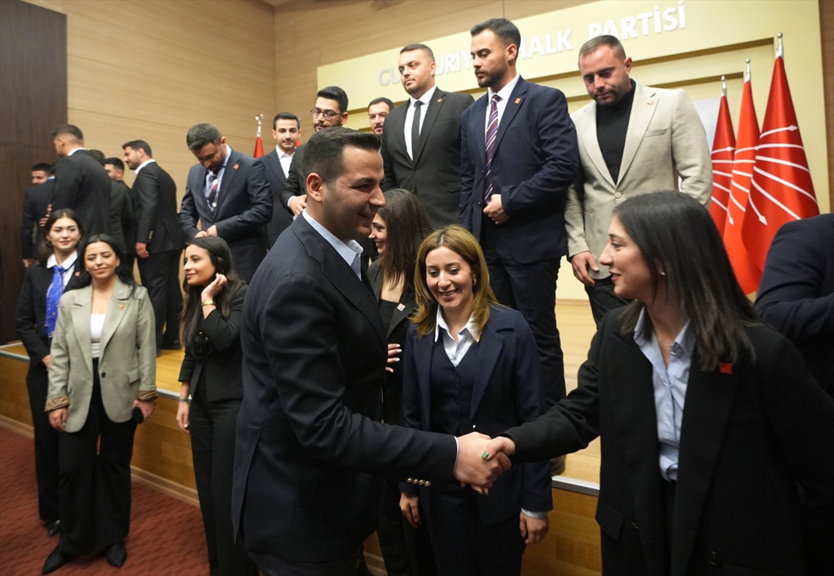 CHP Gençlik Kolları'nda başkan değişimi: Cem Aydın, Gençosman Killik'ten görevi devraldı
