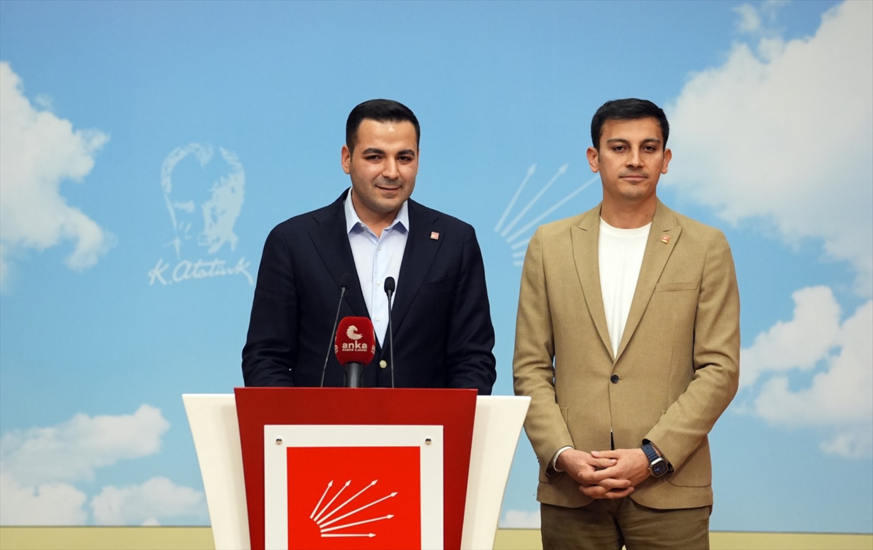CHP Gençlik Kolları'nda başkan değişimi: Cem Aydın, Gençosman Killik'ten görevi devraldı