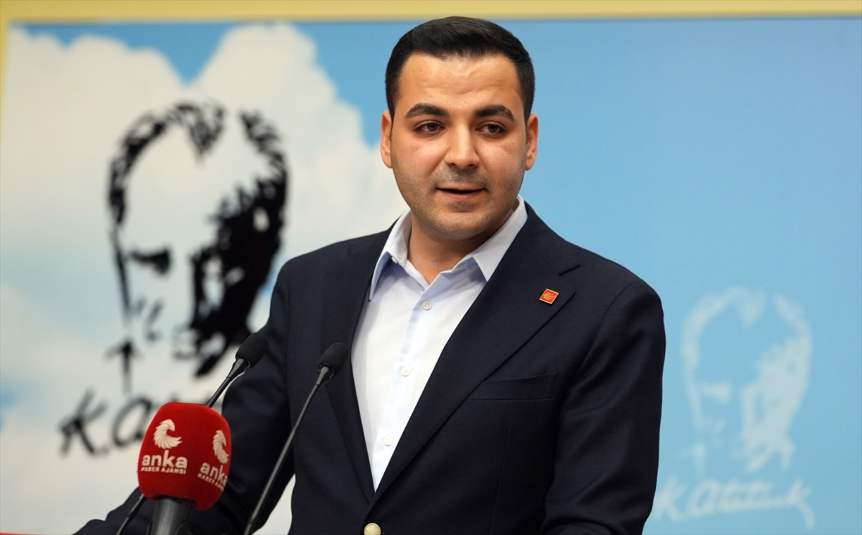 CHP Gençlik Kolları'nda başkan değişimi: Cem Aydın, Gençosman Killik'ten görevi devraldı