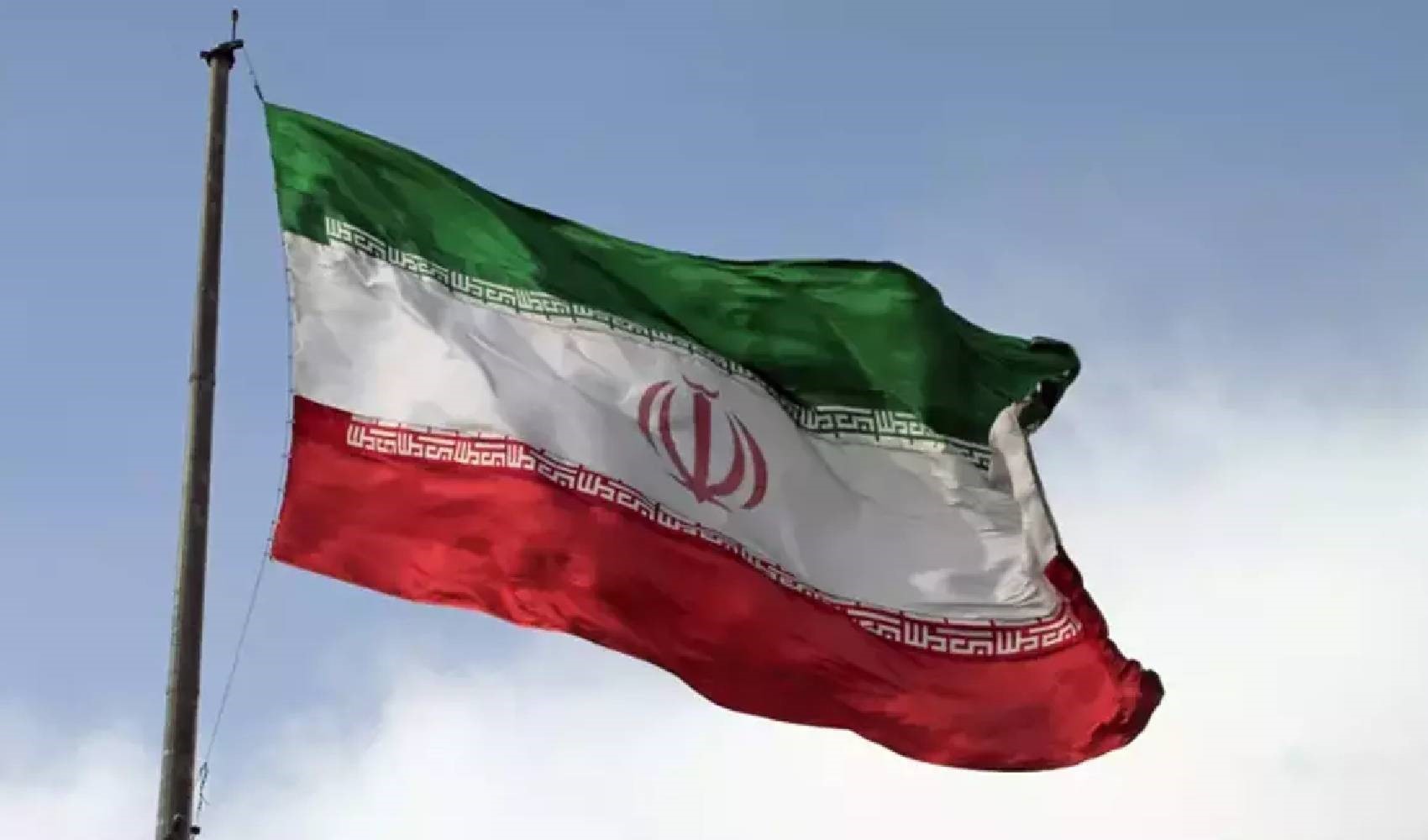 Aereo da addestramento precipita in Iran