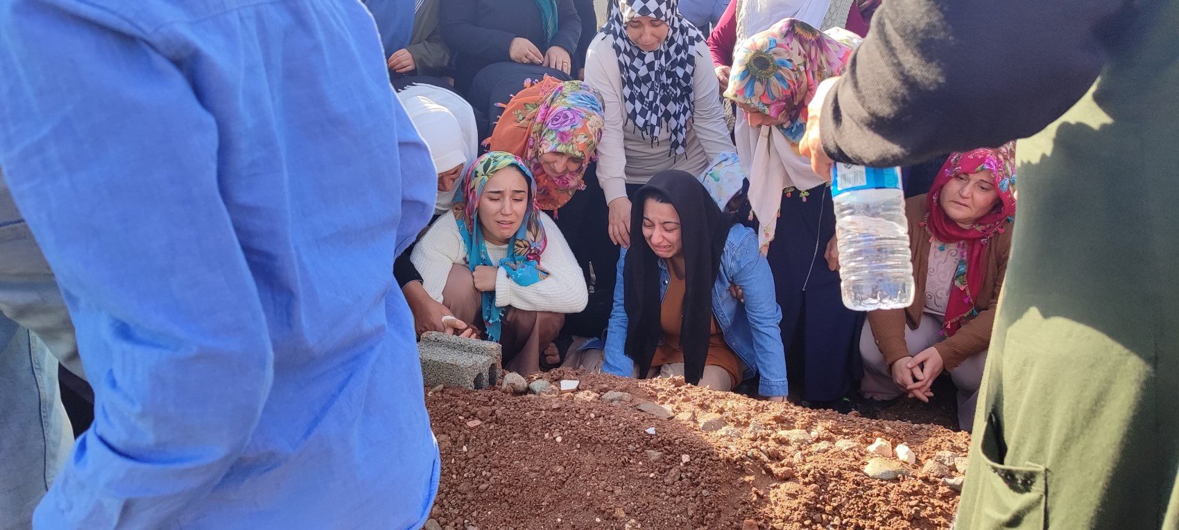 En acı emanet! Rojin Kabaiş'in eşyaları babasına teslim edildi