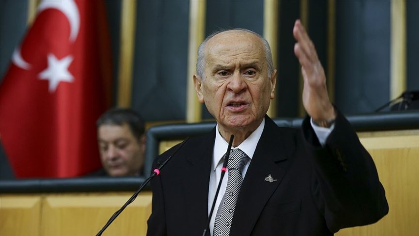Bahçeli ribadisce la sua posizione su Öcalan: un nuovo appello a İmralı e al DEM!