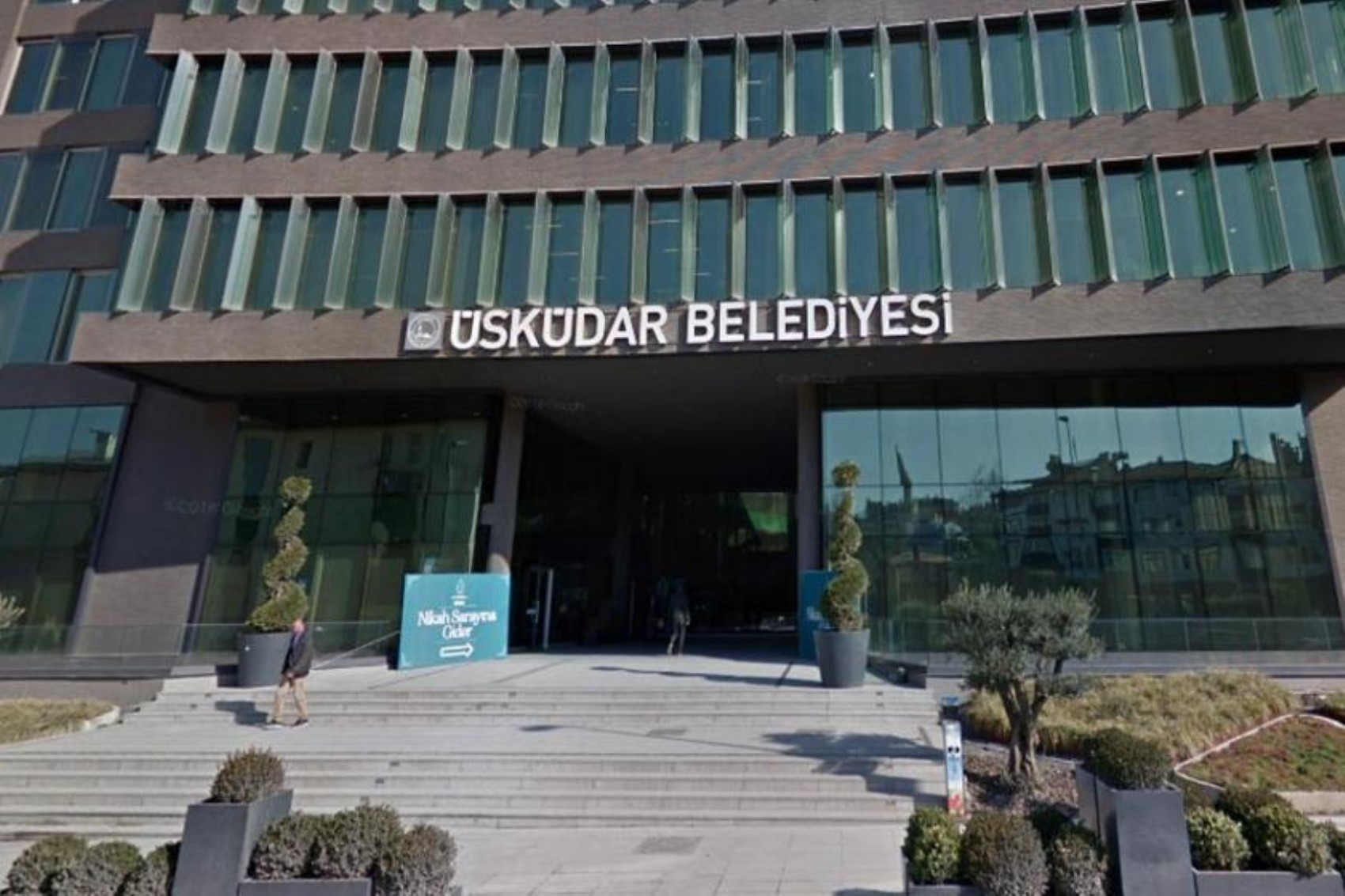 Atatürk düşmanı Akitçi Kenan Alpay CHP’li Üsküdar Belediyesi’nde çalışıyor: Köşe yazılarına ara vermiş
