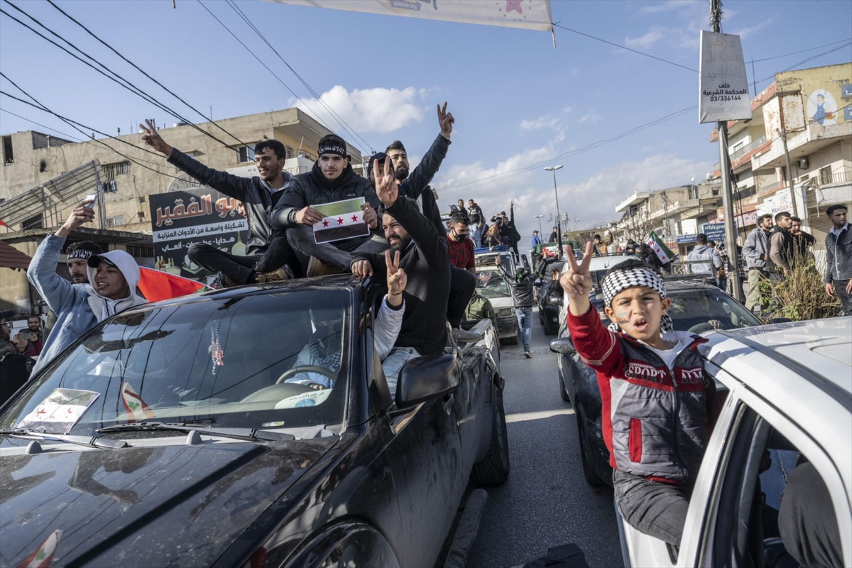 Lübnan'daki Suriyeliler ülkelerine dönmek için yollara düştü