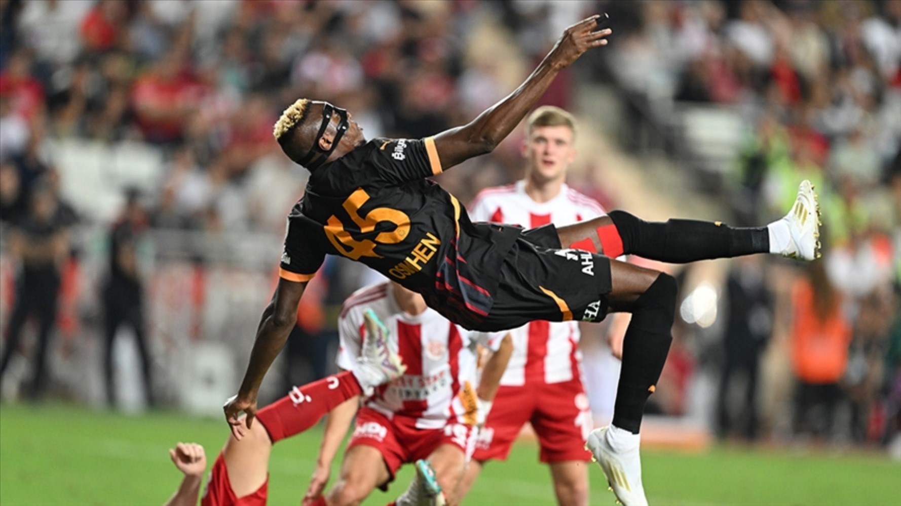 Galatasaray'ın yıldızı Victor Osimhen'in sakatlığı ne?