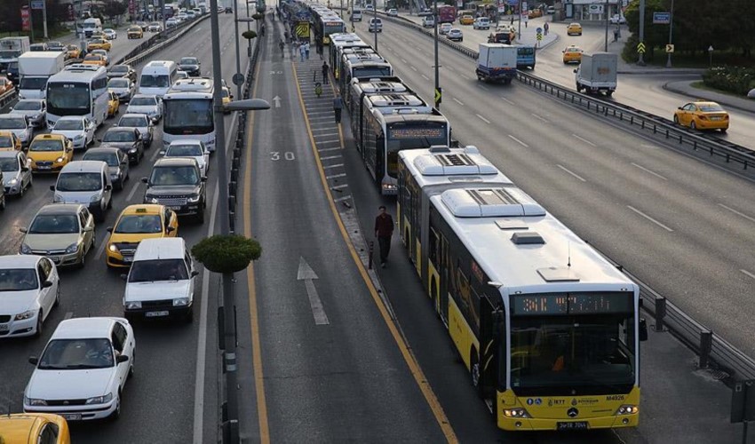 İBB, 45 gün kapalı kalacak metrobüs durağını duyurdu
