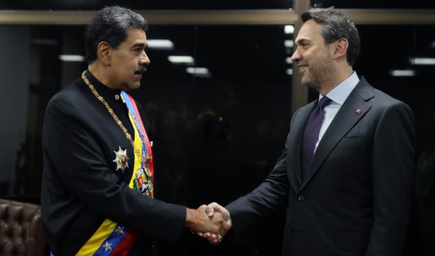 Bakan Bayraktar'dan Venezuela teması: Maduro ile bir araya geldi