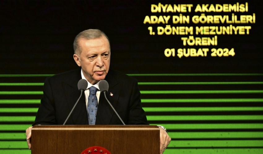 Cumhurbaşkanı ve AKP Genel Başkanı Recep Tayyip Erdoğan Diyanet programında konuştu:  'Şeriata düşmanlık, dininin kendisine husumettir'