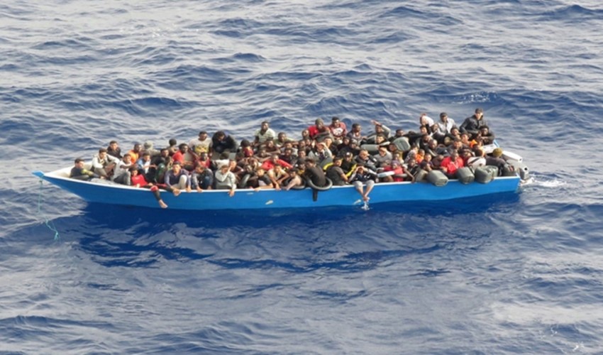 Bakan Yerlikaya açıkladı: 49 göçmen kaçakçısı 142 düzensiz göçmen yakalandı