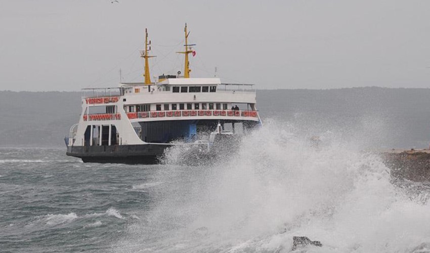 Fırtına uyarısı: Çanakkale'de yarın feribot seferleri kısıtlı!