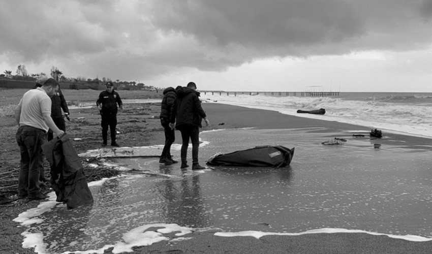 Konyaaltı sahilde erkek cesedi bulundu
