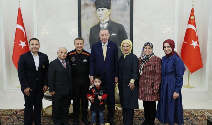 Recep Tayyip Erdoğan, Türkiye’nin ilk  Astronotu Alper Gezeravcı’yı kabul etti