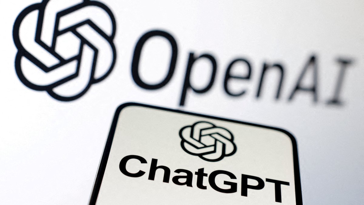 OpenAI ve ChatGPT logolarının yer aldığı görsel.