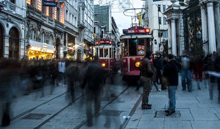 İstanbul 2023'te rekor kırdı! 17 milyondan fazla yabancı ziyaretçi ağırlandı!