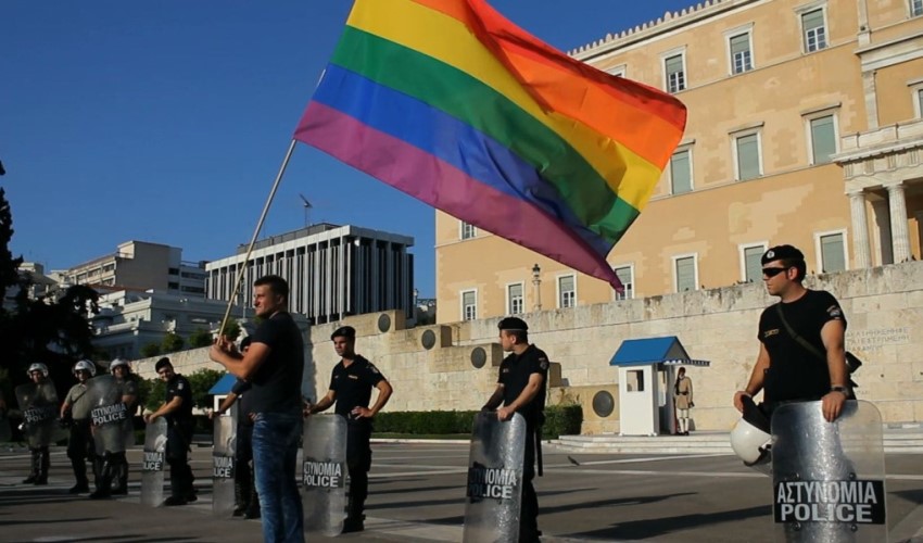 Yunanistan'da eşcinsel evlilik atılımı: Parlamentoya sunulacak