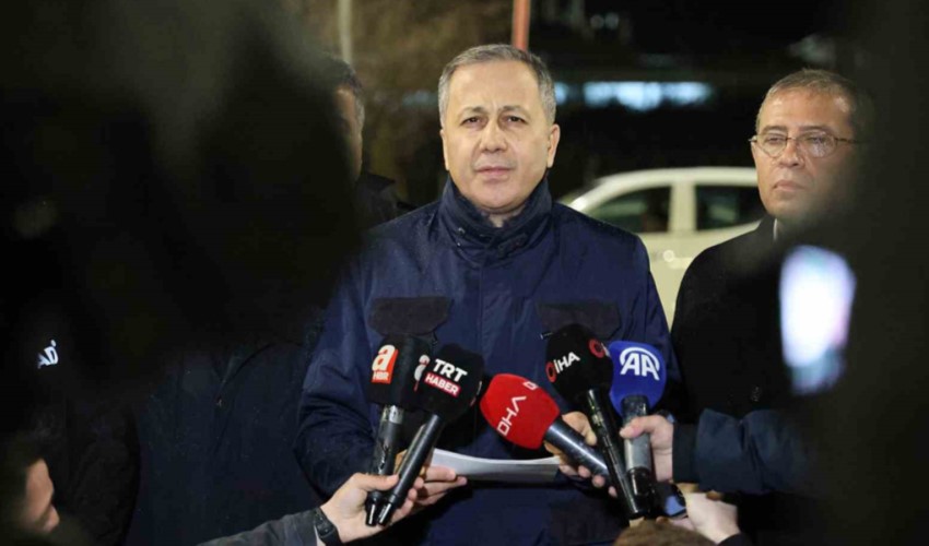 L'annuncio del Ministro Yerlikaya: 5 minatori dispersi nel container, 3 nel veicolo