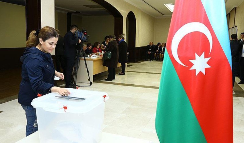 Azerbaycan'da hükümet yasa gereği istifa etti