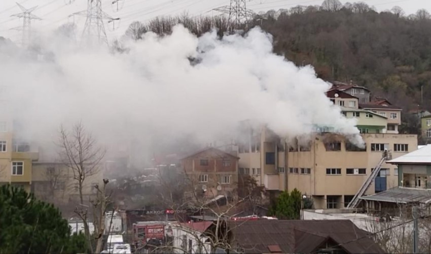 Korku dolu anlar: Beykoz’da kibrit üretim atölyesinde yangın çıktı