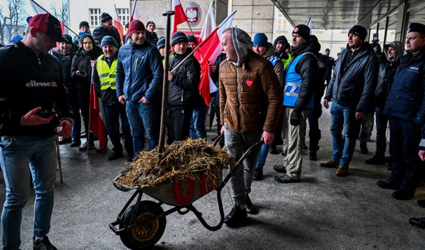 Avrupa’da çiftçi eylemleri yayılıyor: İspanya, Moldova ve Polonya’da da çiftçiler vazgeçmiyor