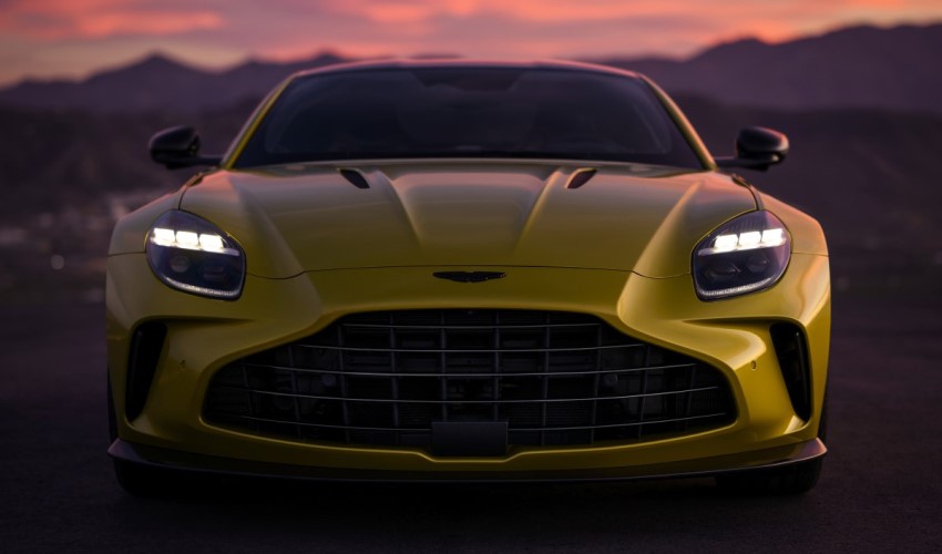 Aston Martin'in Yeni Vantage modeli tanıtıldı