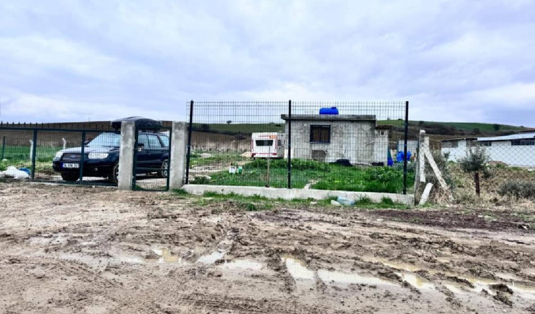 Due amici trovati morti in una casa di campagna a Çanakkale