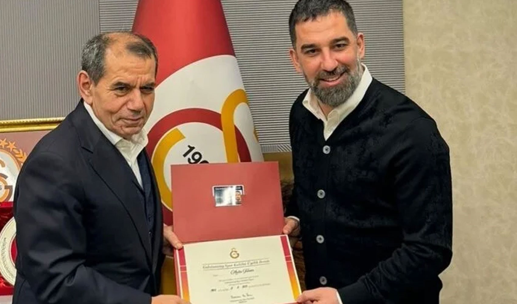 Arda Turan, Galatasaray kulübü üyesi oldu!