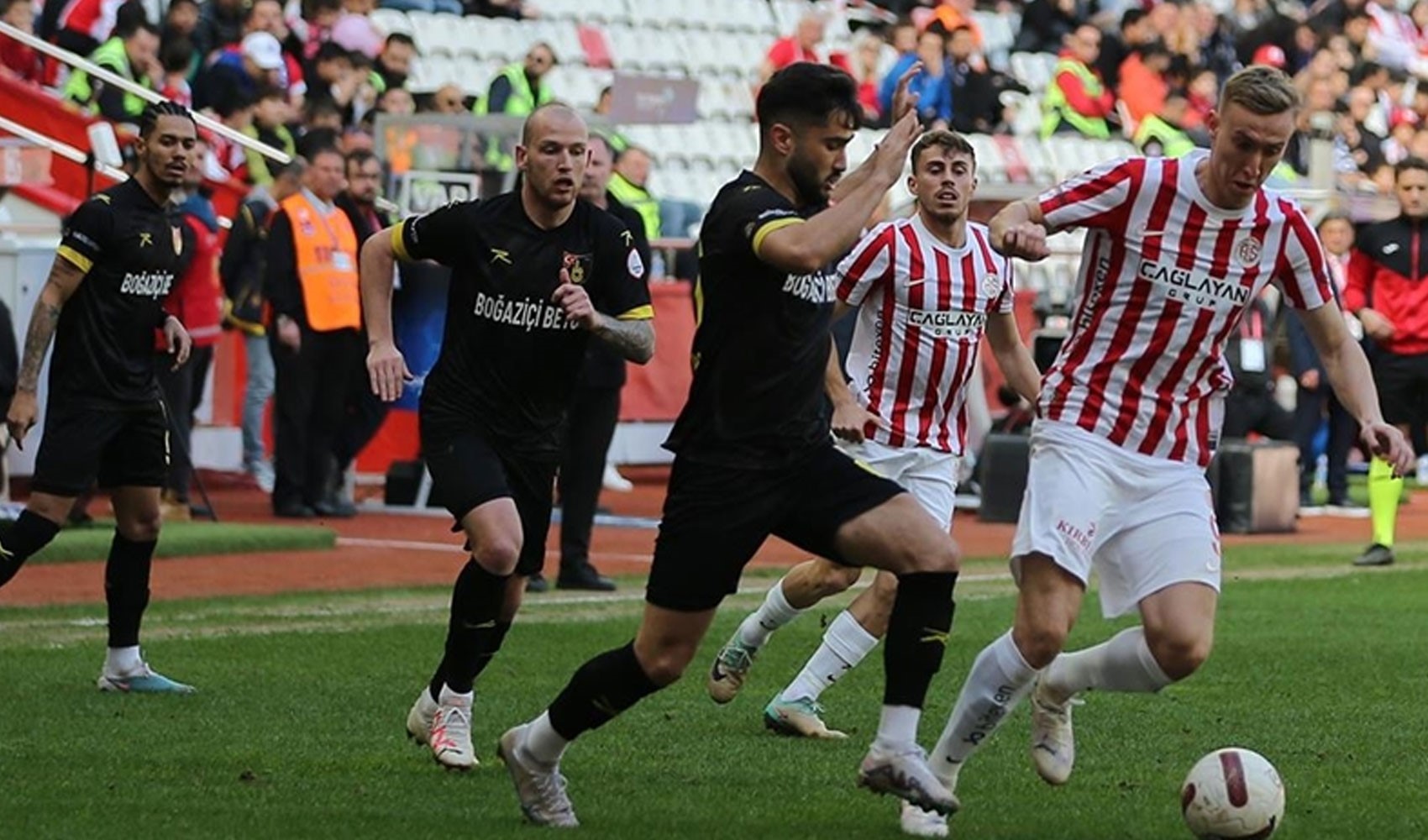 L'Antalyaspor non riesce a difendere il 2-0 in casa!