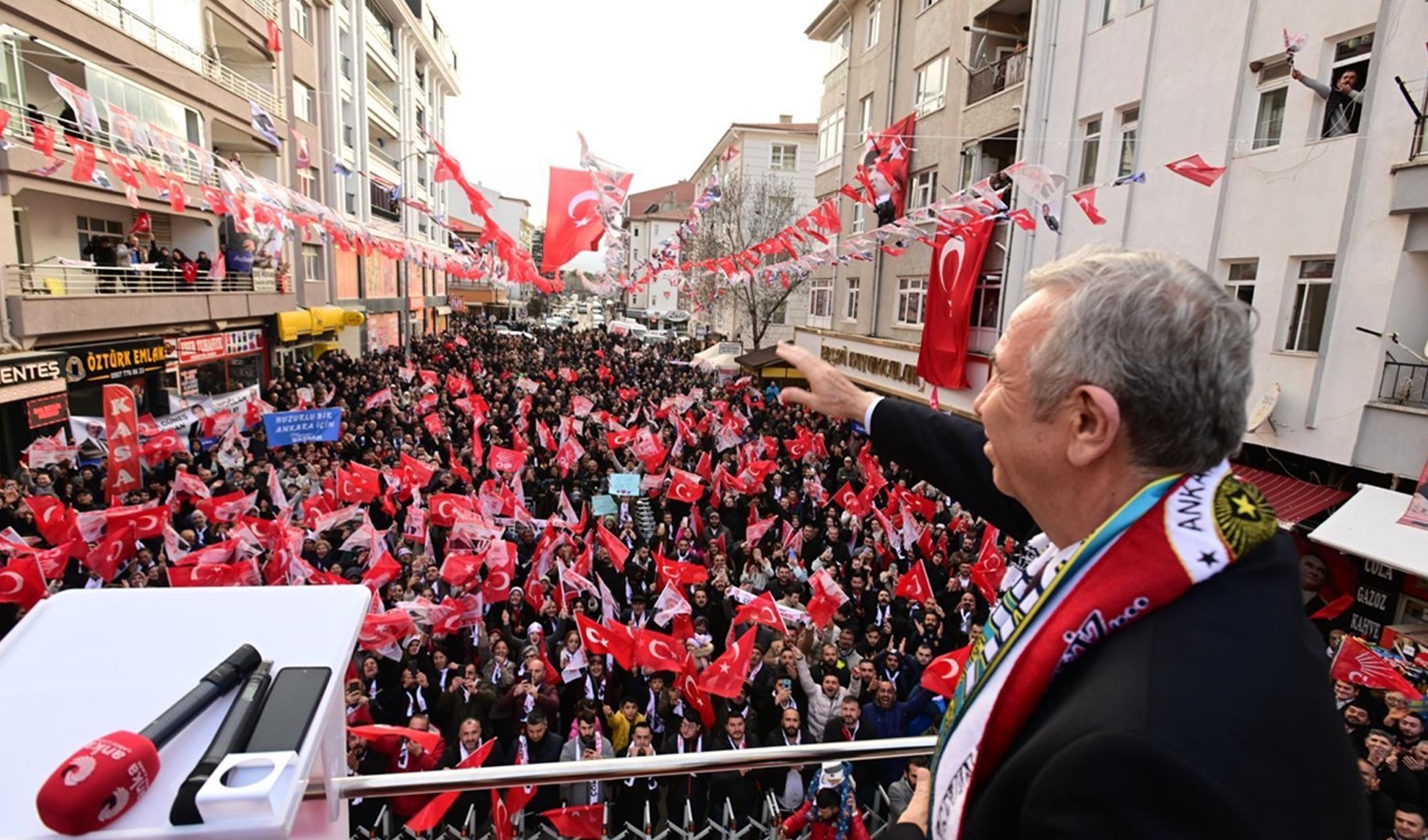 La risposta di Mansur Yavaş a Turgut Altınok sulla 'coscia': 'Stiamo vincendo con un record storico'