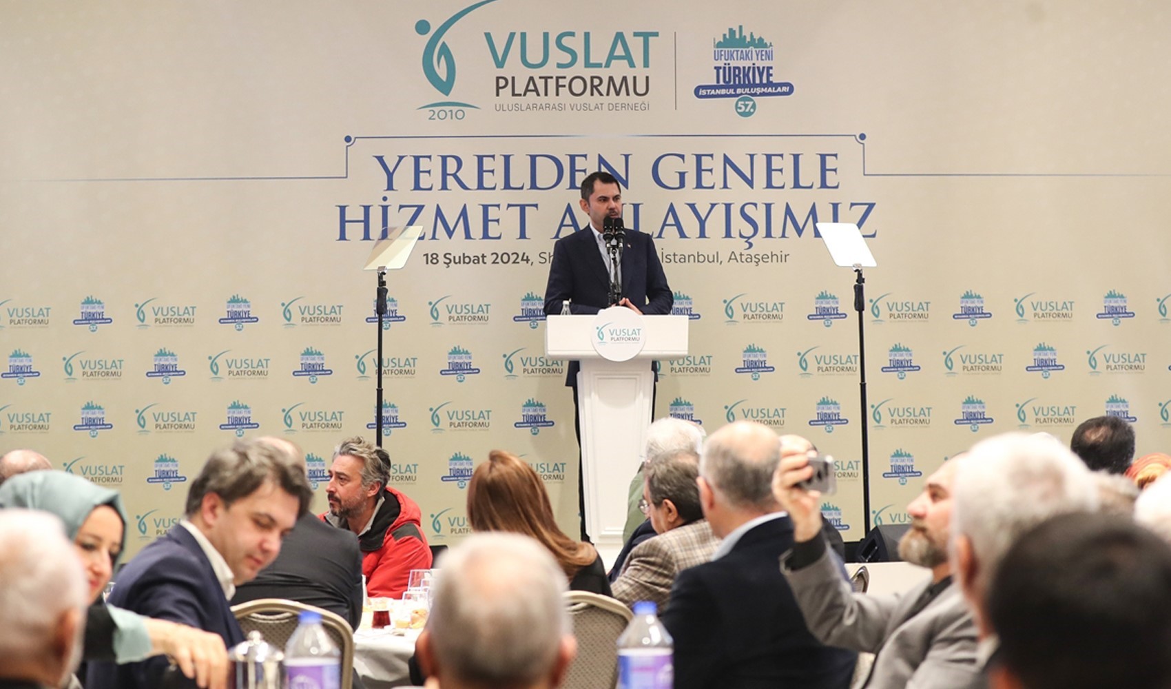 AKP'nin İBB adayı Murat Kurum Cübbeli Ahmet ile bağlantılı Vuslat Platformu'nun programına katıldı