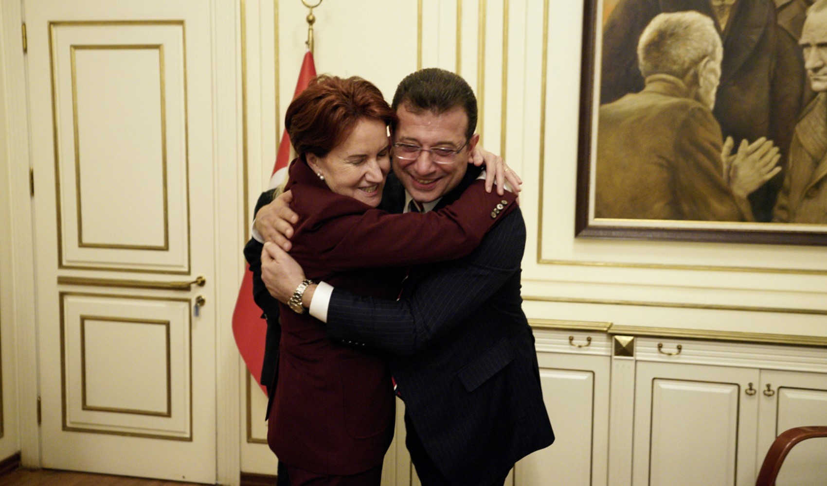 Stoccata della leader dell'İYİ Parti Akşener a İmamoğlu: 'Hanno la mano nelle loro sedi centrali...'