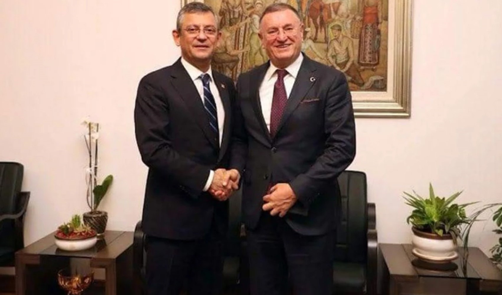 Dichiarazioni del leader del CHP Özgür Özel su Hatay: 'Parleremo con Lütfü Bey e svilupperemo una valida alternativa'