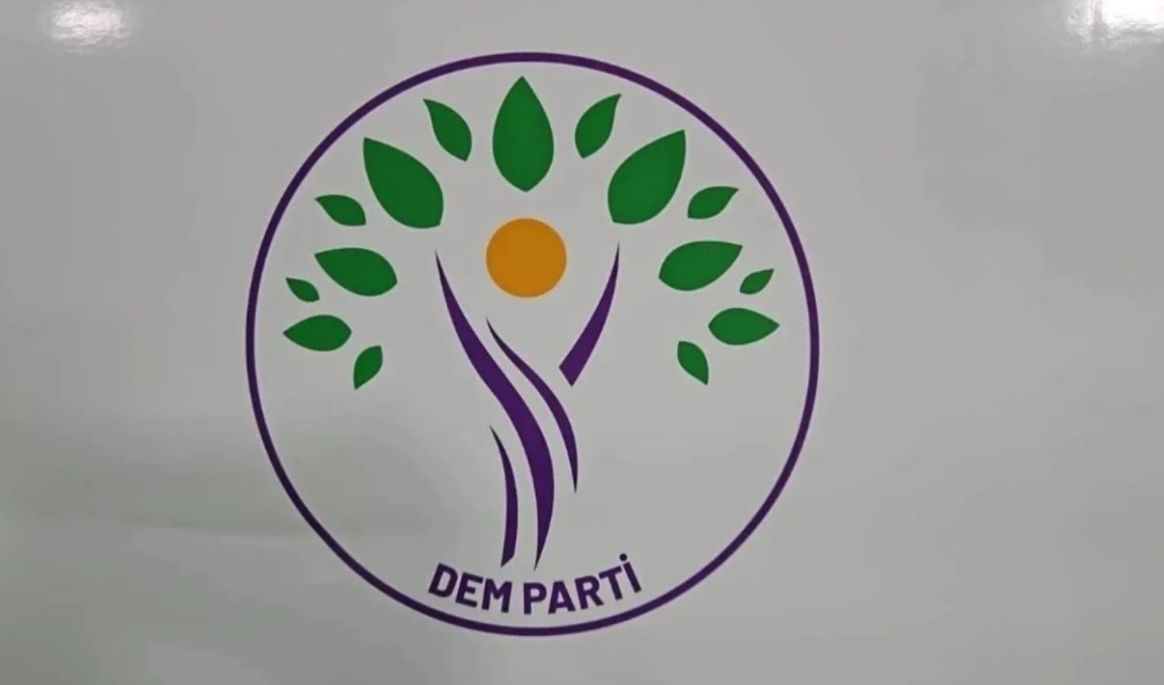 DEM Parti'den 'listeleri geç teslim etti' iddialarına yanıt