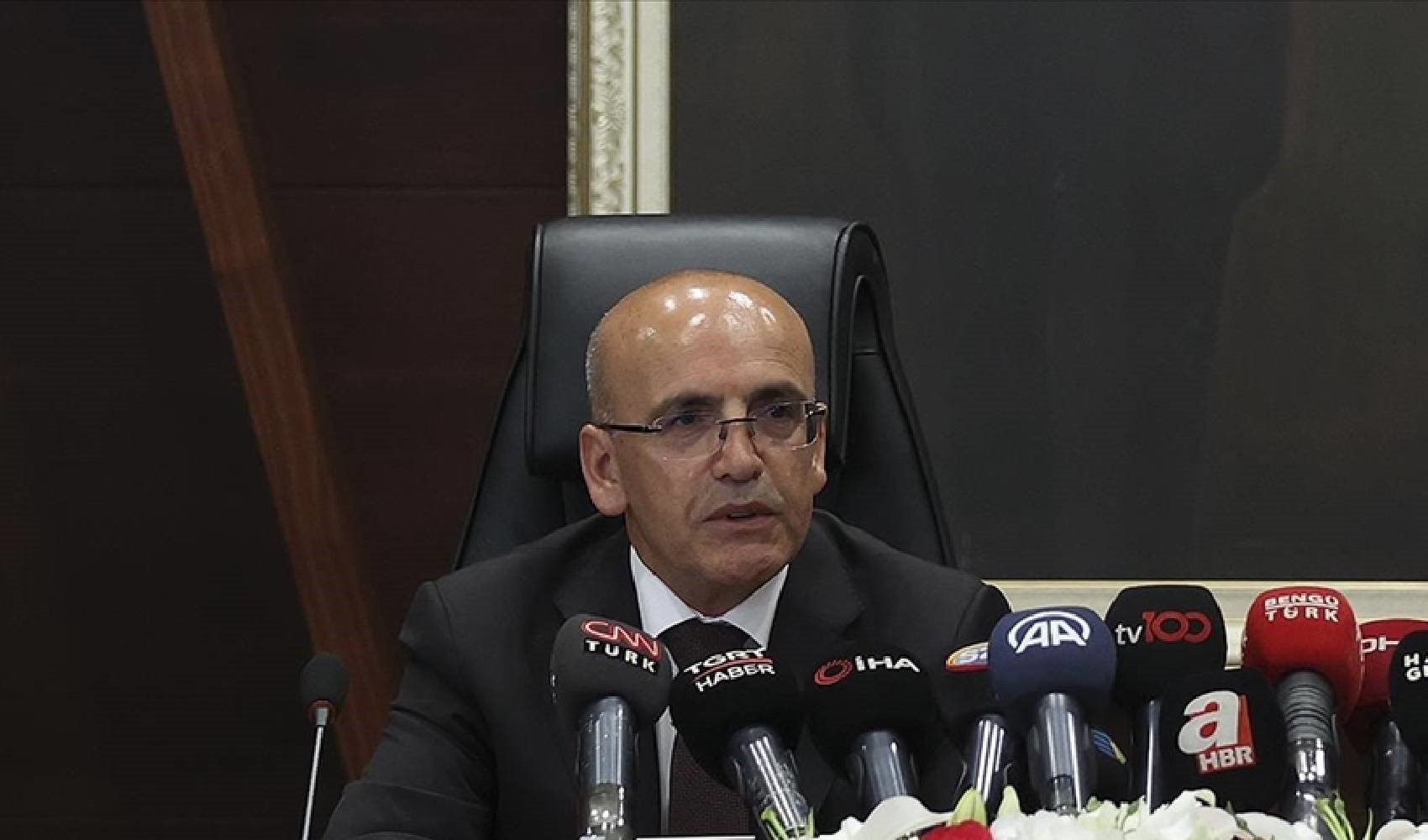 Il Ministro del Tesoro e delle Finanze Mehmet Şimşek ha incontrato i rappresentanti del mondo imprenditoriale a Kayseri